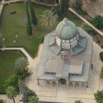 כנסיית הר האושר , המקום בו נשה ישו את הדרשה שמתחילה שמונה פעמיים במילה אשרי 
הכנסיה מתומנת 